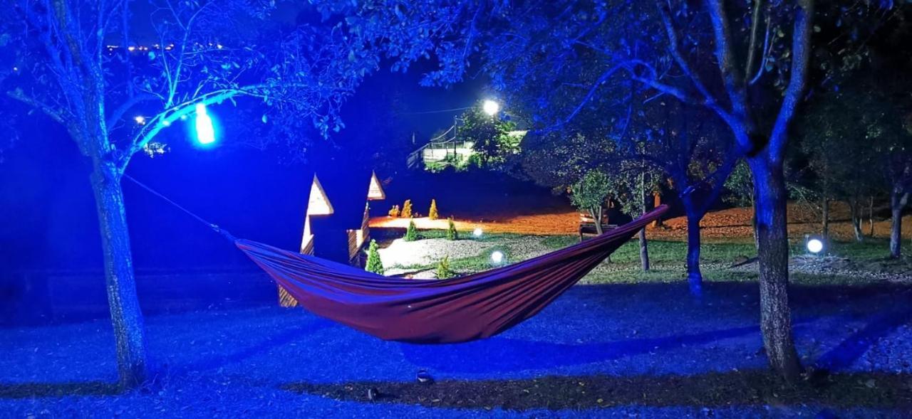 Отель La 3 Stejari, Calimanesti Salatrucel Экстерьер фото